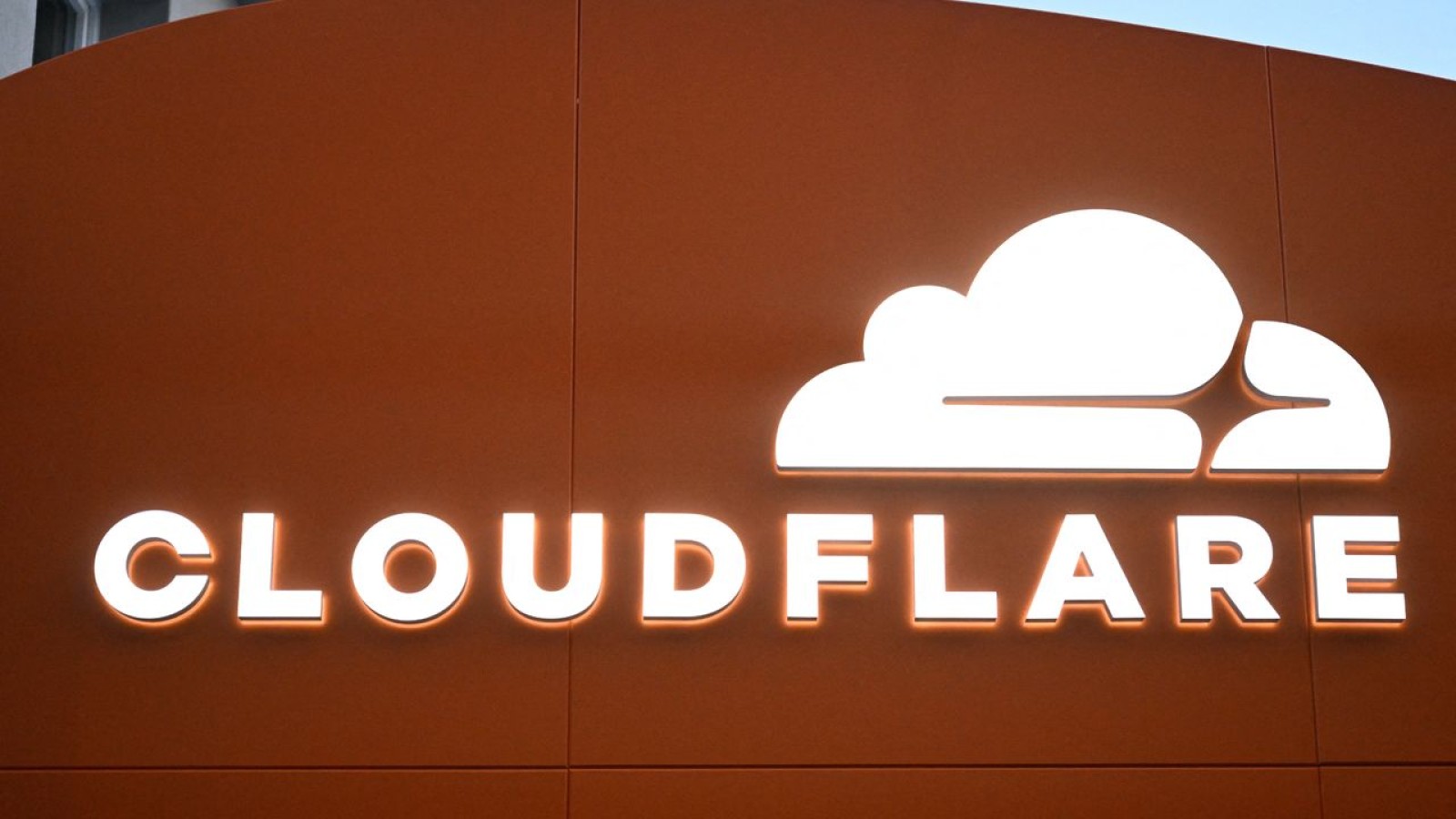 Cloudflare Frees 100TB of RAM by Shrinking 1.1.1.1 DNS Cache
