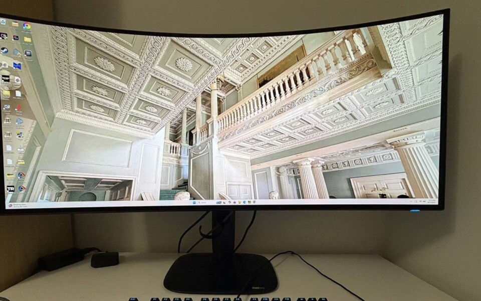 Alienware AW3926QW: 39-Inch OLED Ultra-Wide at 165 Hz