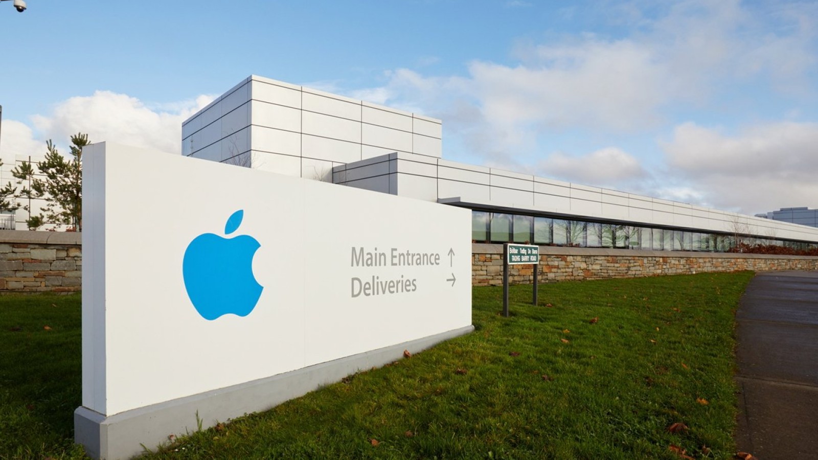 Apple Pays Ireland £13bn in Taxes in Landmark Ruling - Apple Ireland taxes