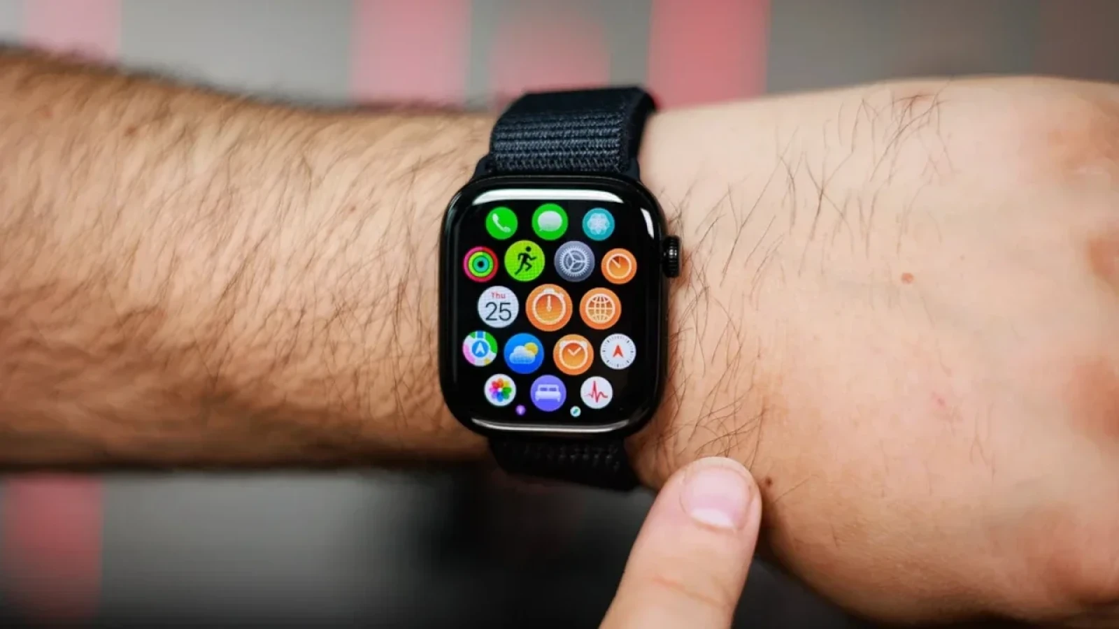 Apple Watch Series 11 Drops by £80 in Amazon Deal