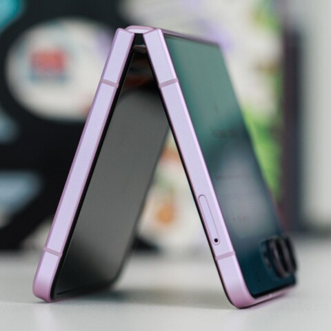 Galaxy Z Flip 8: Slimmer Design Beats Spec Upgrades