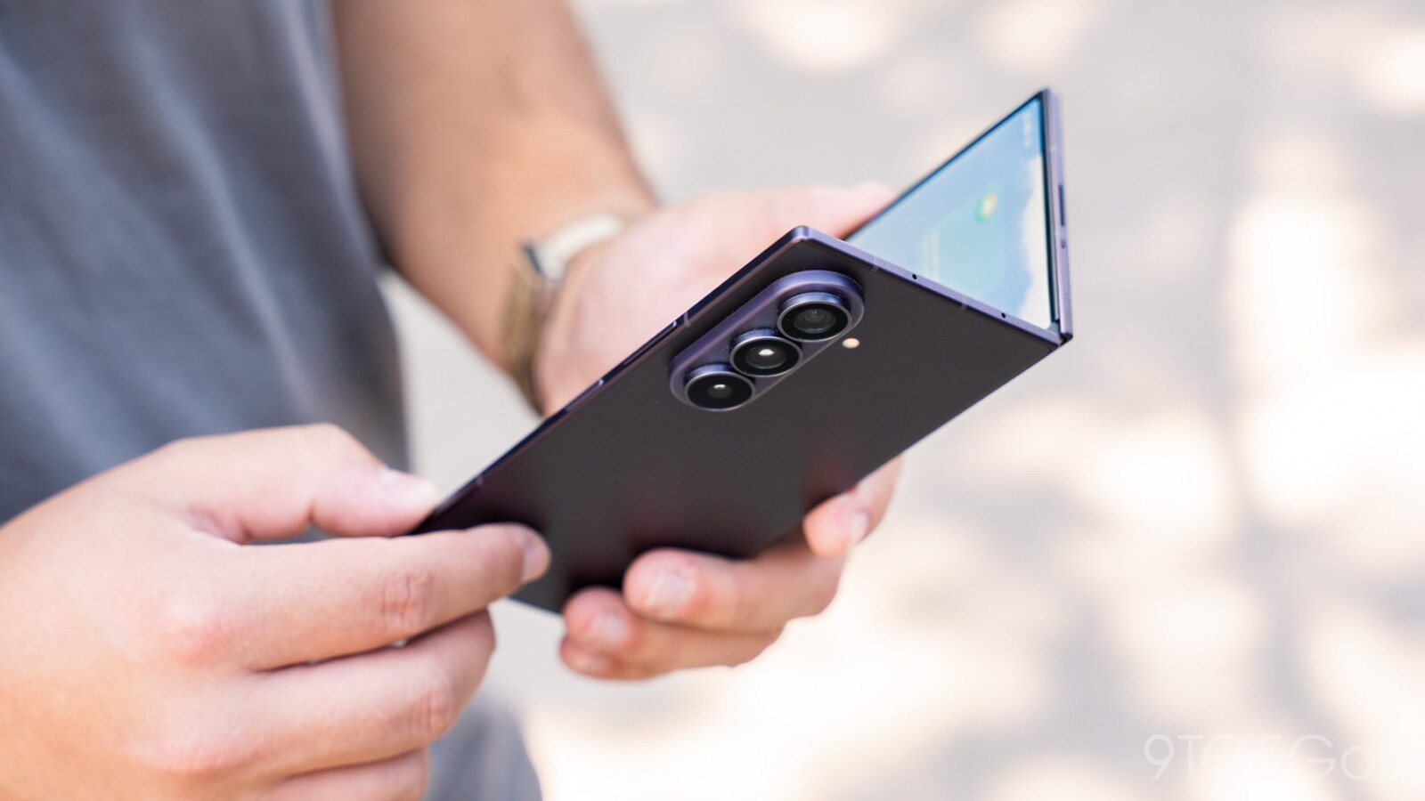 Galaxy Z Fold 8 Ultra Fails Bend Test in New Video
