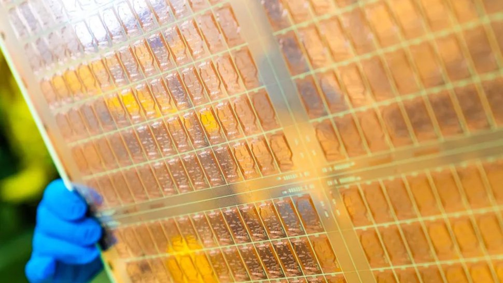 Glass-Core Substrates Near Qualification but Miss Commercial Debut