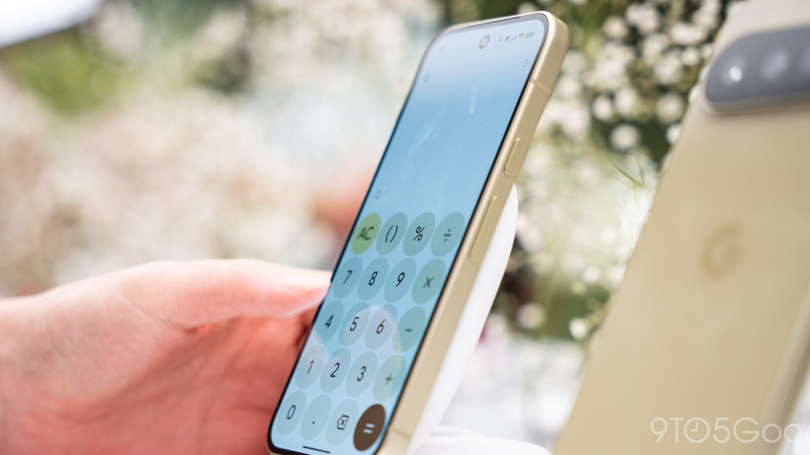 Google Calculator Gets New Gradient Icon Redesign - Google Calculator icon