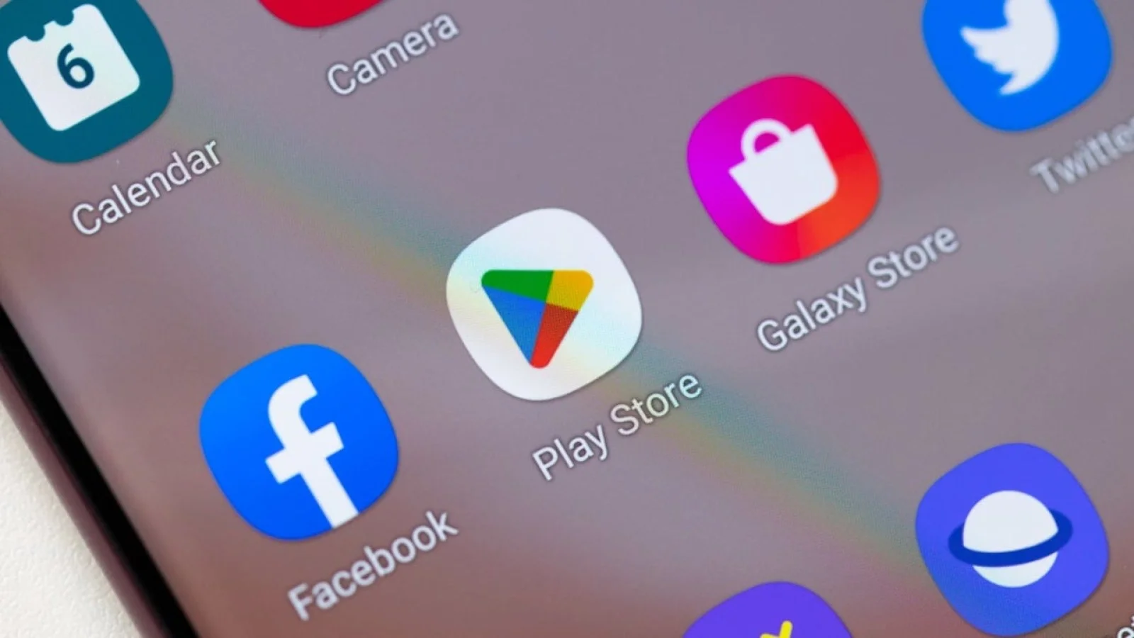 Google Play Store Hosts First Third-Party App Store in US - Google Play Store third-party