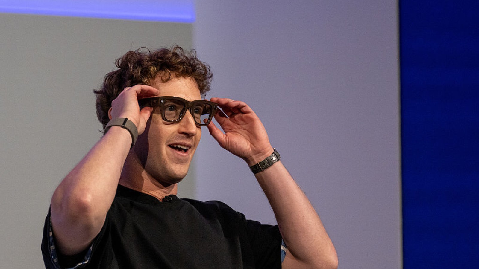 Meta AI Glasses Update Blocks Covered Recording LED Hack