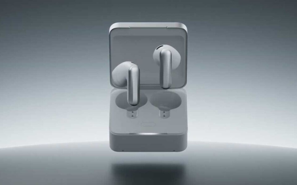 Plaud One: AI Recording Earbuds Debut at EUR 213