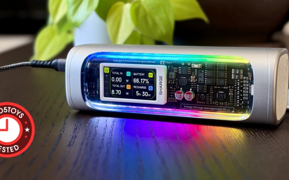 Shargeek 300 Power Bank Review: 300W Metal Unibody