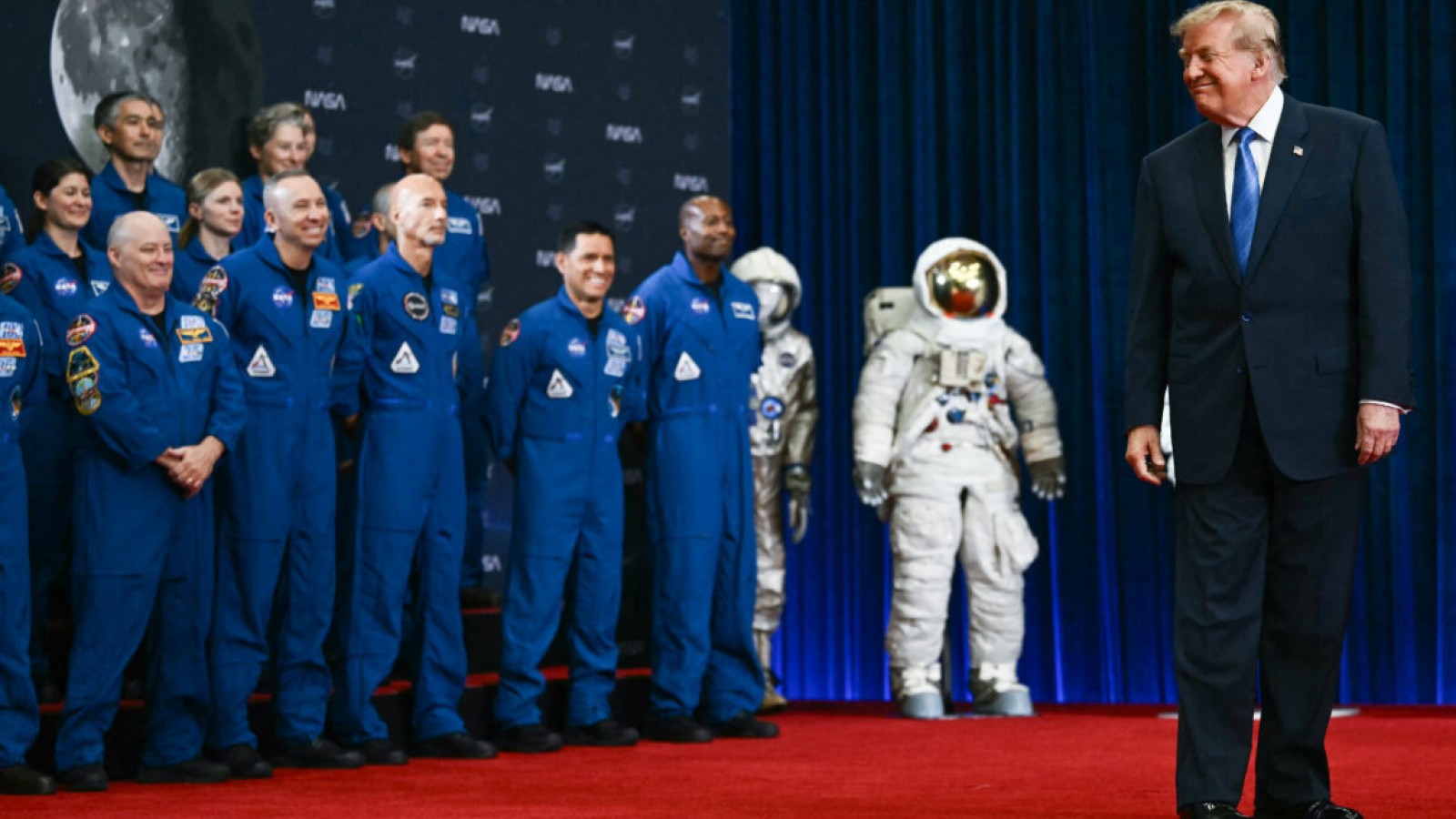 Trump Signs Order to Create US Space Academy Under NASA