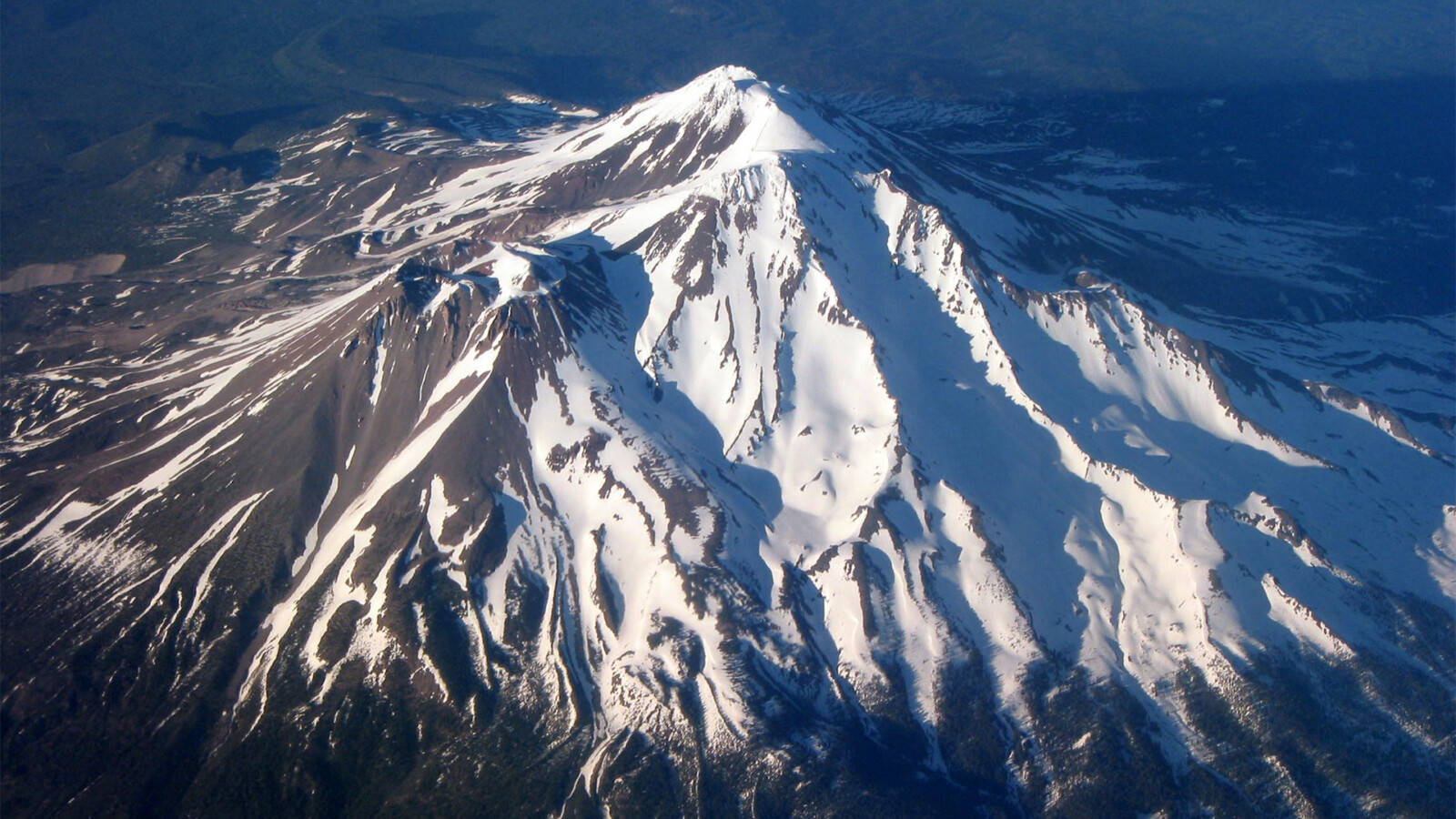 AI Hiking Advice Fuels Dangerous 3-Day Mount Shasta Rescue