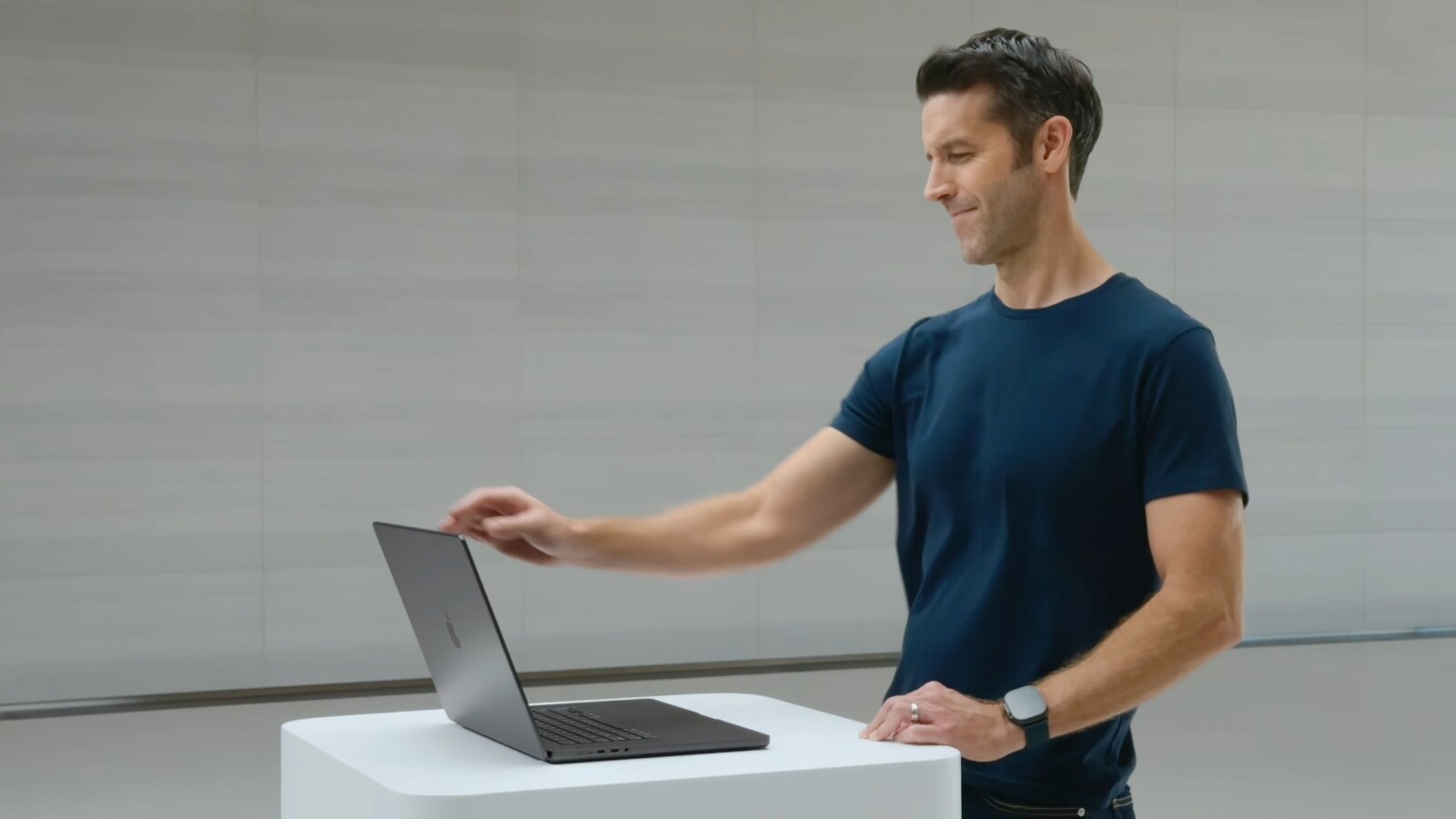 Apple Stock Rose 2,736% Under Cook as Ternus Takes Over