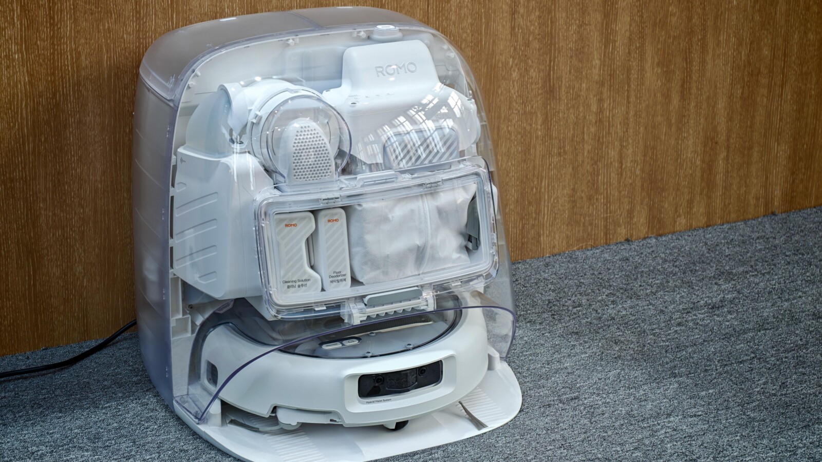 DJI Romo 2 Robovac Climbs Steps, Adds Local Data Mode