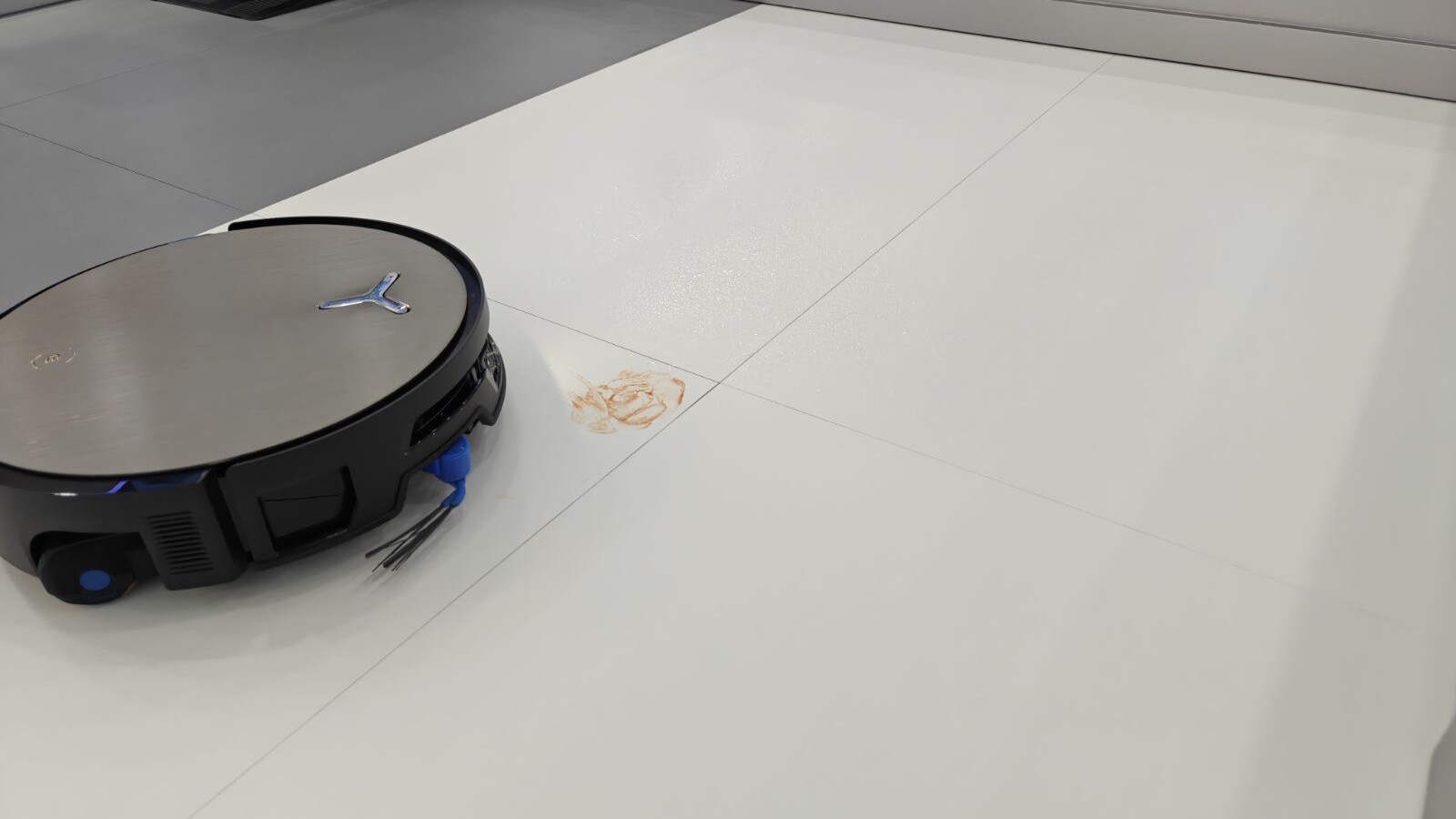 Ecovacs Stain-Removing Robot Vacuum Struggles at IFA Demo - Ecovacs robot vacuum