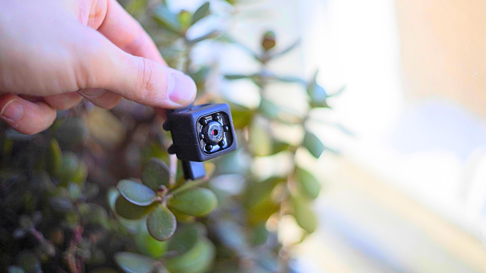 SweepLED: EUR 6 Clip-On Detects Hidden Cameras With AI - hidden camera detector