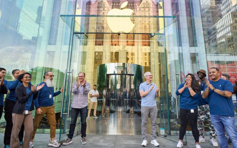 iPhone Roadmap Leak: Foldable, Biggest Pro Overhaul by 2028