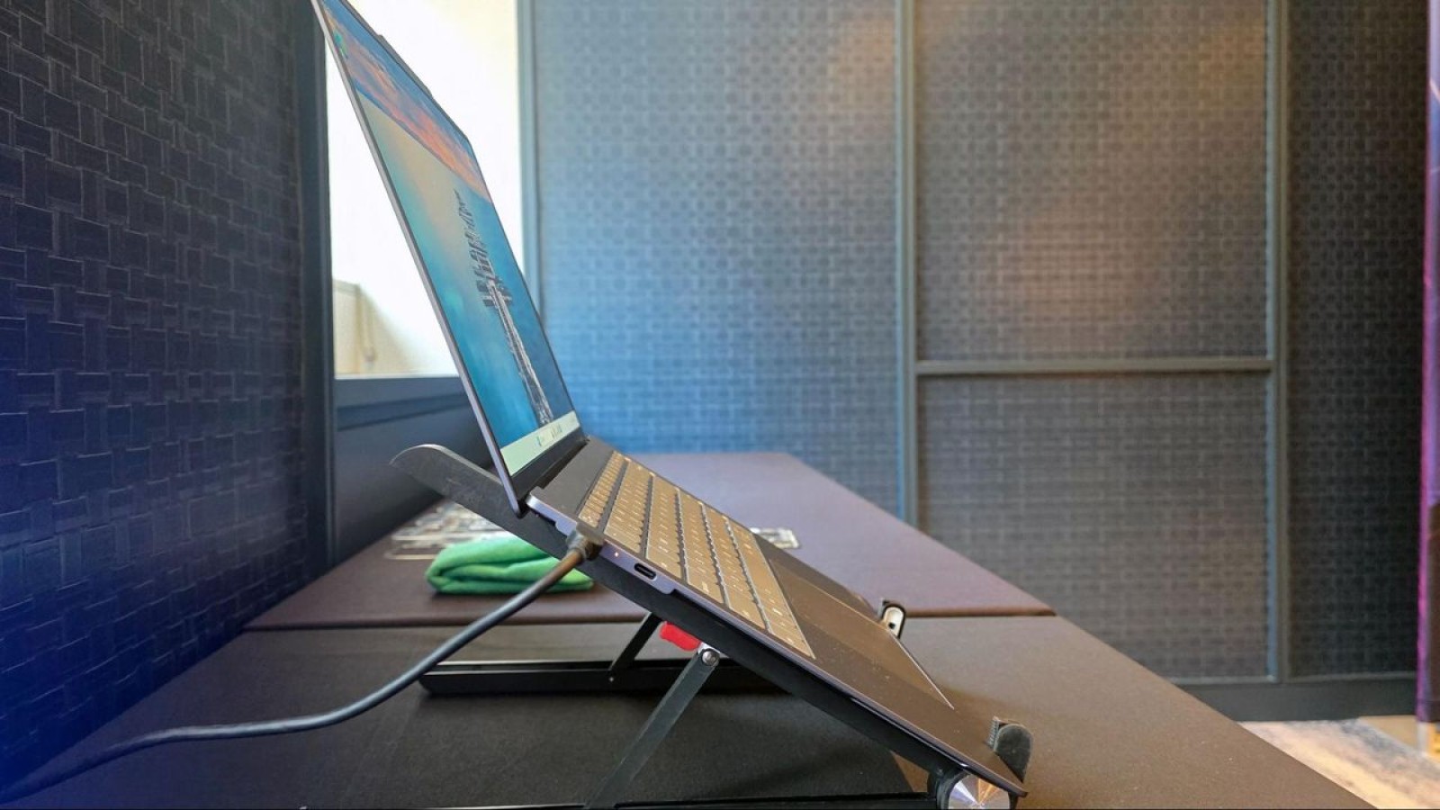 Lenovo Project AeroBlade Swaps Fans for AirJet Cooling - Lenovo AeroBlade AirJet cooling