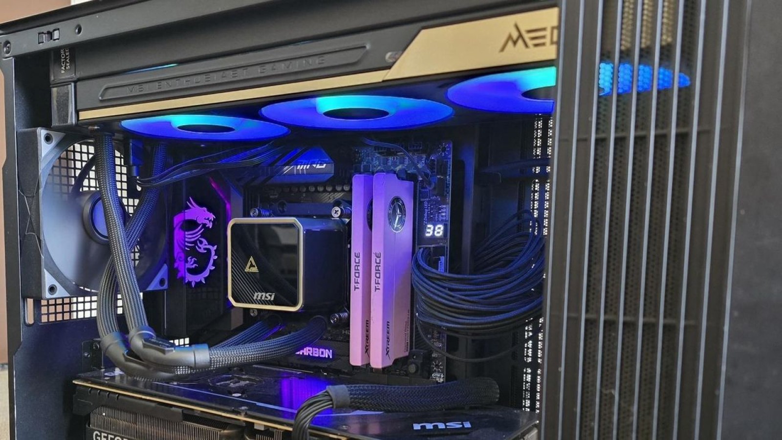 MSI MEG CoreLiquid E15 360 AIO Review: Premium Cooling