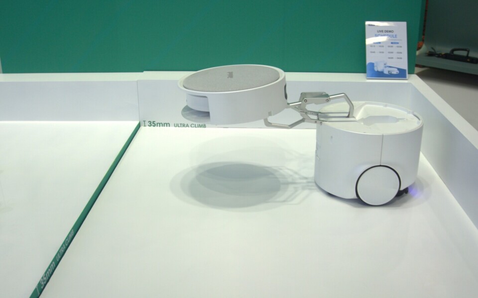 iRobot Roomba Duo Concept Deploys a Baby Roomba Robot