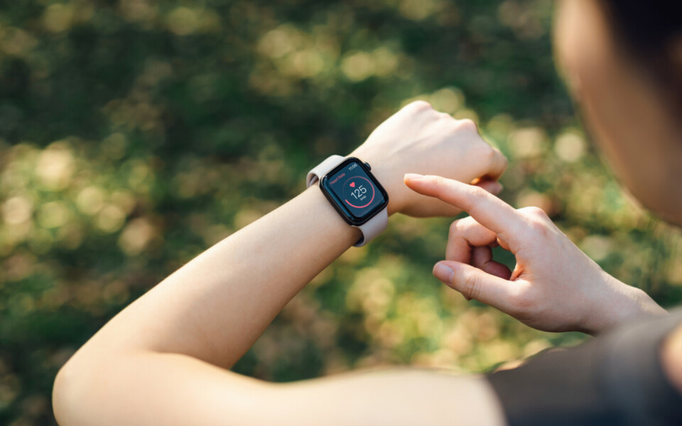 Smartwatch Calorie Counts Overestimate Burn, Study Finds